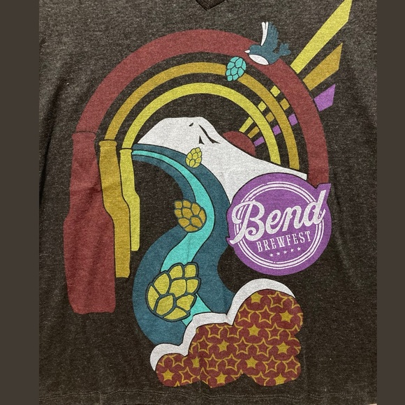 Bend Brewfest XL Vneck SS graphic art Tee Tshirt EUC 7517 - Picture 1 of 4